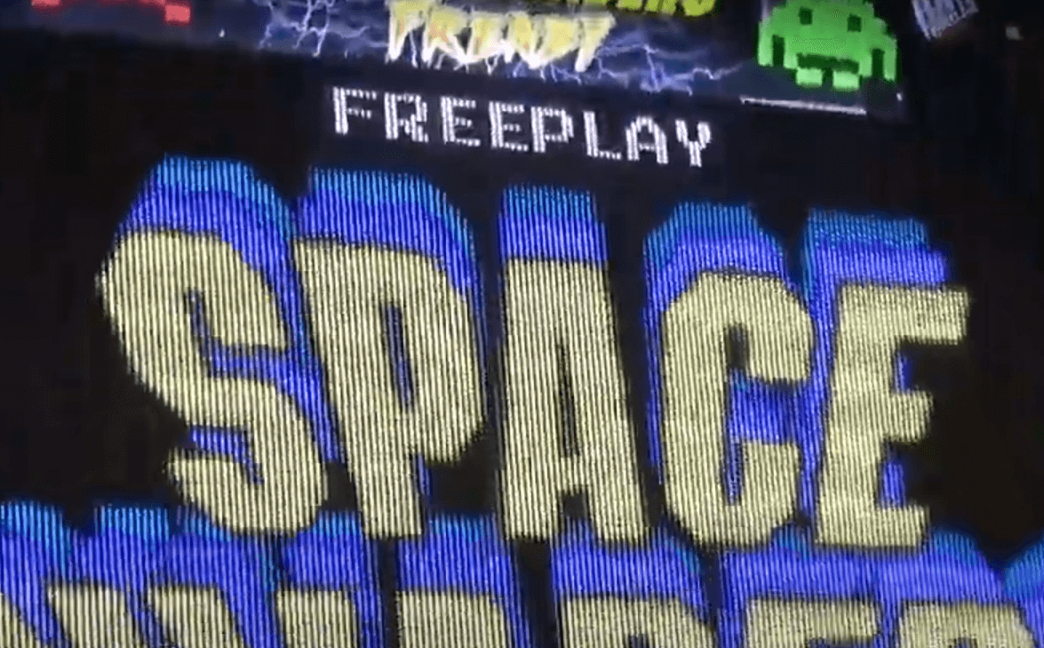 space invaders arcade title and freeplay
